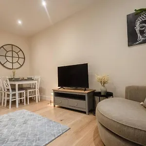 luxury-2-bed-apartment-in-the-city-centre.tophotelsbath.com/